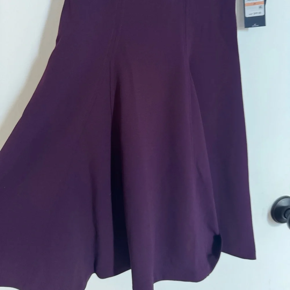 đź‘—Tommy Hilfiger Women's White Collar Fit and Flare .Purple Sleeveless Dress . - Picture 7 of 8